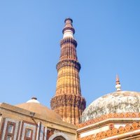 Qutb Minar by Carlo Sarion