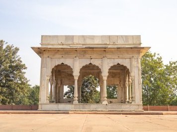 Red Fort by Carlo Sarion