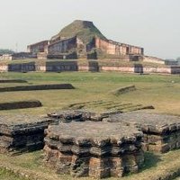 Buddhist Vihara at Paharpur by Solivagant