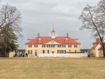 Mount Vernon by Carlo Sarion