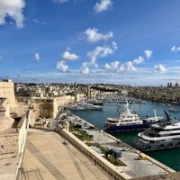 Knights Fortifications around the Harbours of Malt by Caspar Dechmann