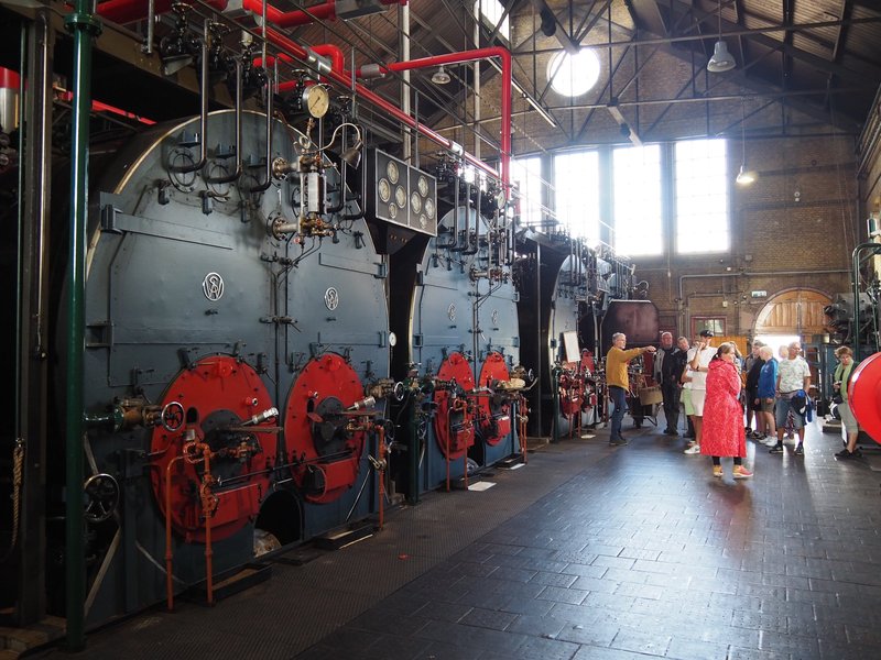 4 steam turbines
