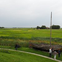 Remains of a boat in the polders