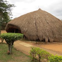 Kasubi Tombs (Buganda): thatched entrance hut to the site