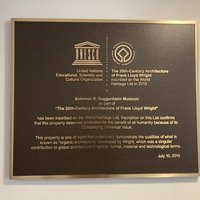 Plaque Guggenheim FL Wright