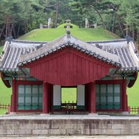 Royal Joseon Tombs by Kyle Magnuson
