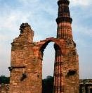 Qutb Minar by Rob Wilson