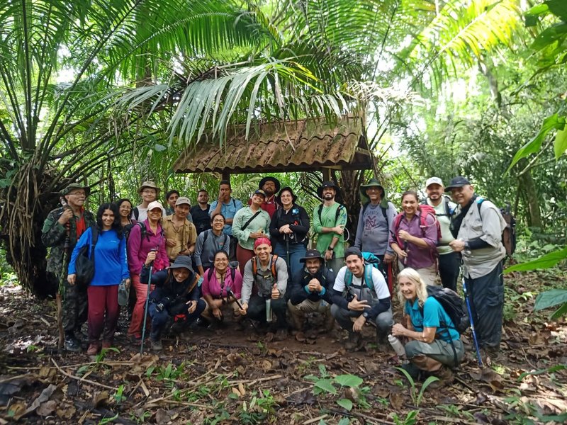 Group shot at Venta de Cruces site
