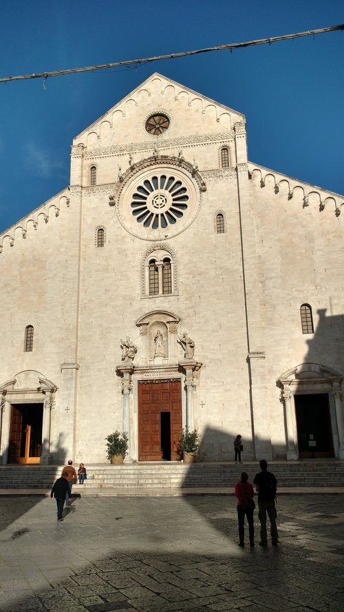 Front of Basilica Pontificia San Nicola, Bari