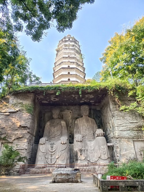 2 Giant Buddhas & Pagoda, Dazu