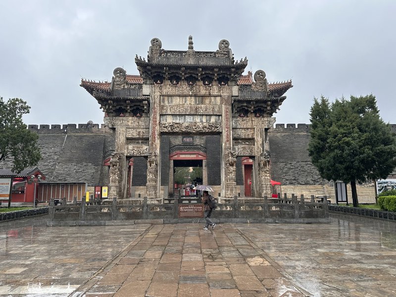 Qing dynasty Linglong Memorial Archway