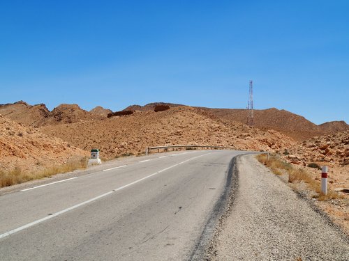 Seen from the road towards Kebili