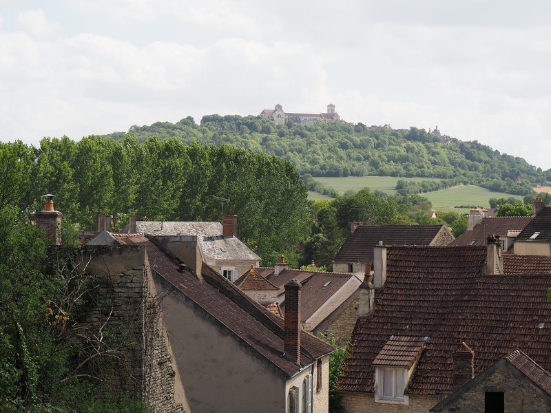 The basilica seen from Asquins