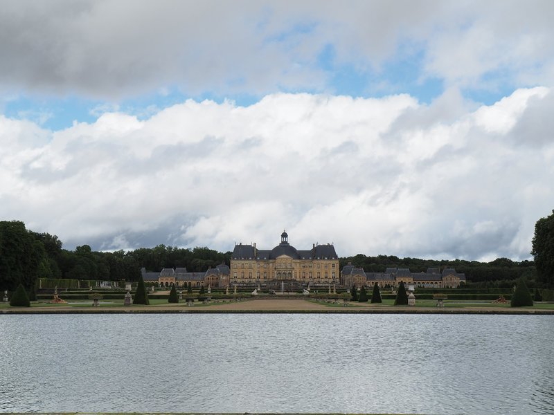 Reflecting pool