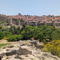 Ávila, Los Cuatro Postes by Rick Ohm