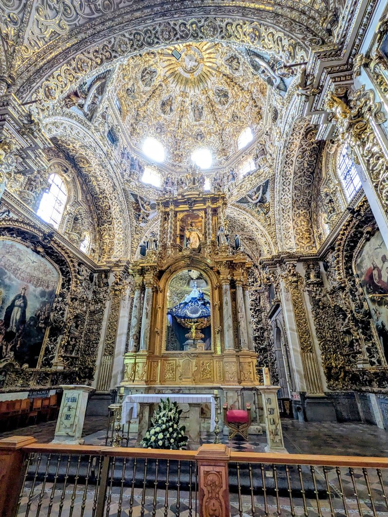 Altar of the Chapel of the Rosary, Puebla