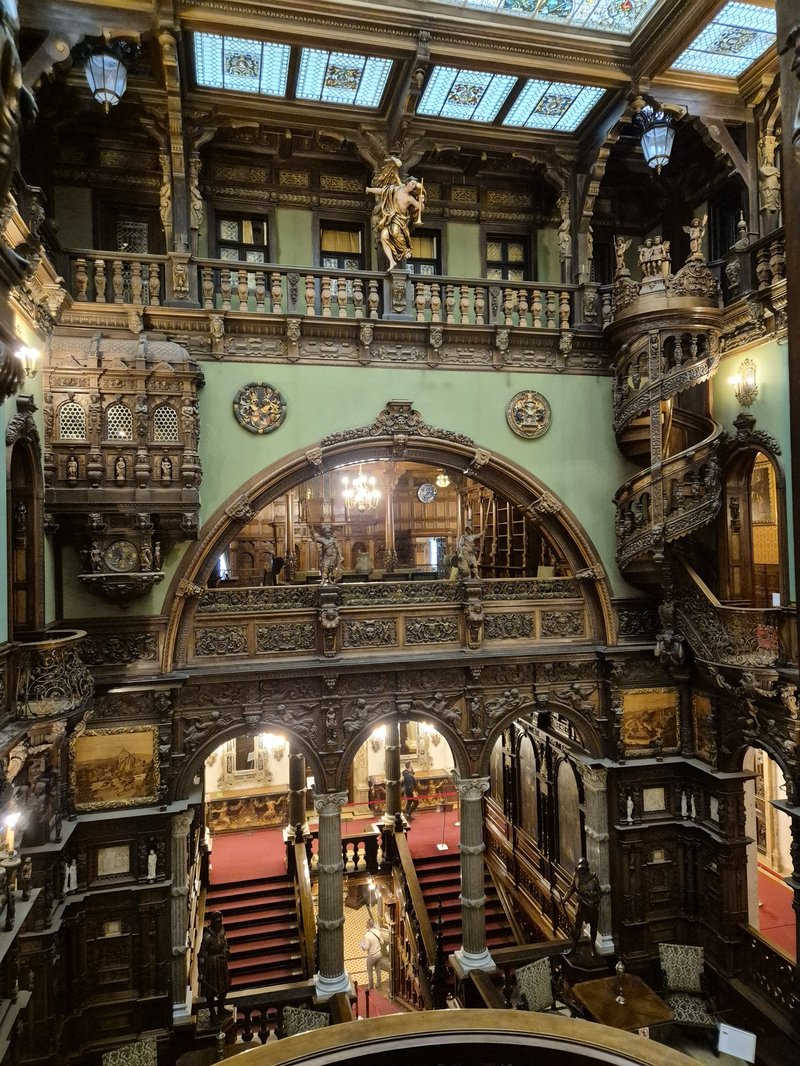 Peles castle main hall