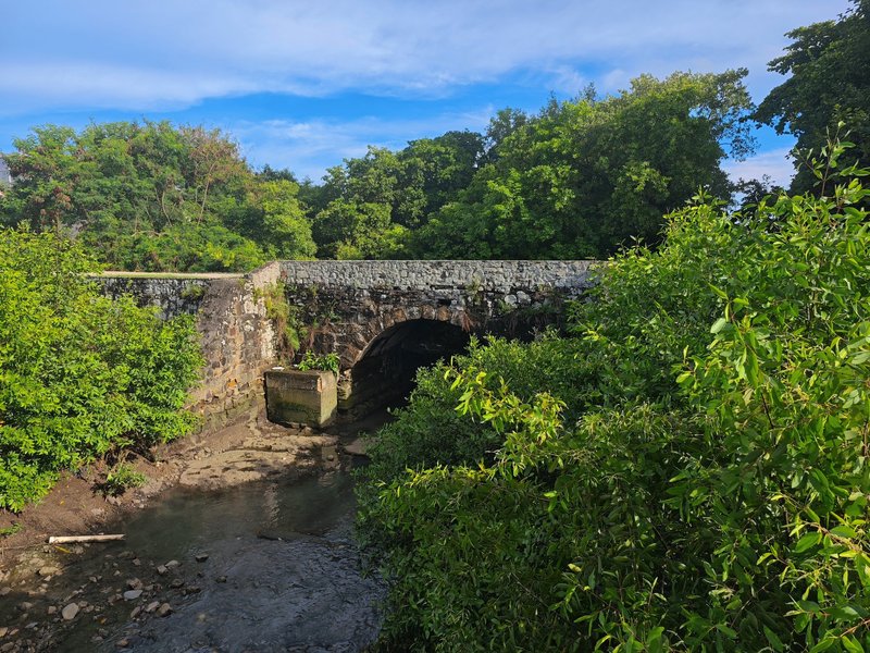 The easy-to-be-missed Puente del Matadero, marking the exit from Panamá Viejo and the starting point of the Camino