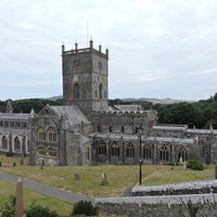 St Davids close  + Bishops' palace