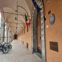 Bologna: Edificio porticato del Baraccano