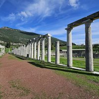 Columns along the length of the Stadium