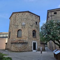 Ravenna: Neonian Baptistry