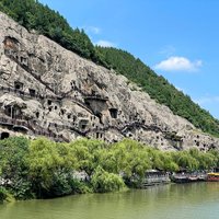 Niches with carvings along the river
