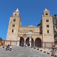 Cattedrale di Cefalu' e abitato storico