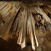 Ensemble de grottes à concrétions du Sud de la Fra by Hubert