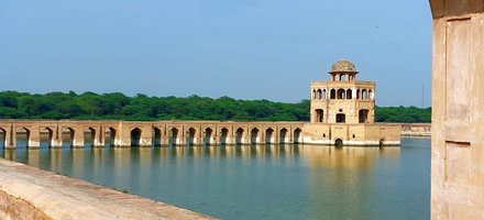 Hiran Minar and Tank