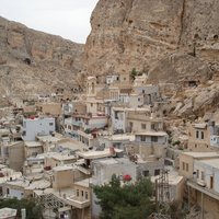 Maaloula by Jarek Pokrzywnicki