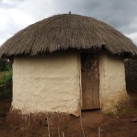 Le rugo traditionnel du Mugamba by Roman Bruehwiler