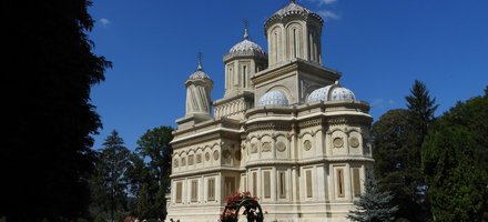 Curtea de Arges Churches