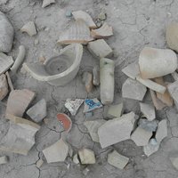 Potsherds at Abiverd / Photo by Els Slots
