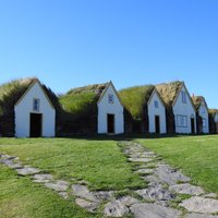 The Turf House Tradition by Els Slots