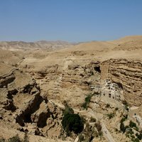 El-Bariyah: wilderness with monasteries
