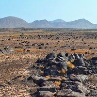 L'île de Santa Luzia et des Ilots Branco et Raso by Roman Bruehwiler