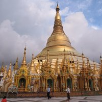 Shwedagon Pagoda by Els Slots