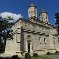 Princely religious foundations in Wallachia and Mo by Roman Bruehwiler