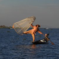 Inle Lake by Roman Bruehwiler