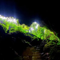 Grottes de Dimba et Ngovo