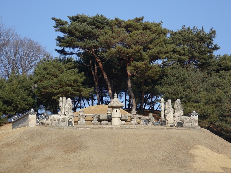 Royal Joseon Tombs by Els Slots