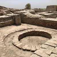 Moenjodaro by Stanislaw Warwas