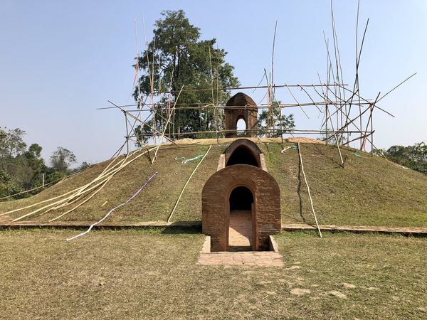 Moidams by Stanislaw Warwas