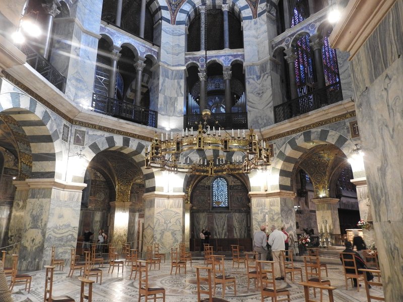 Aachen Cathedral by Els Slots