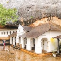 Rangiri Dambulla Cave Temple