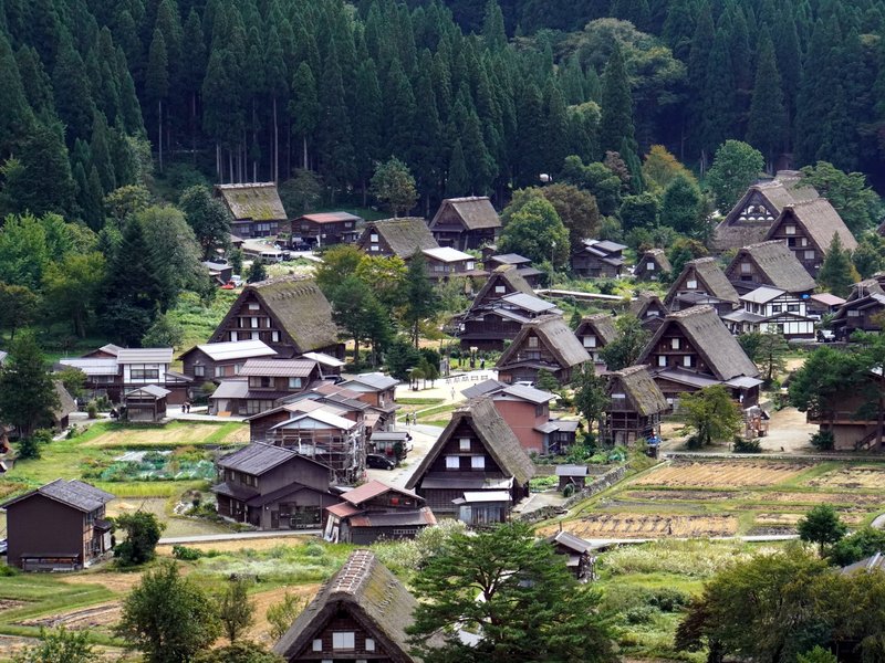Shirakawa-go and Gokayama by Hubert