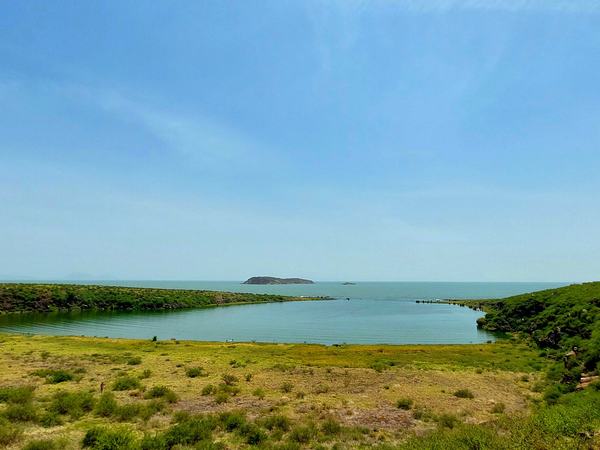 Lake Turkana by Roman Bruehwiler