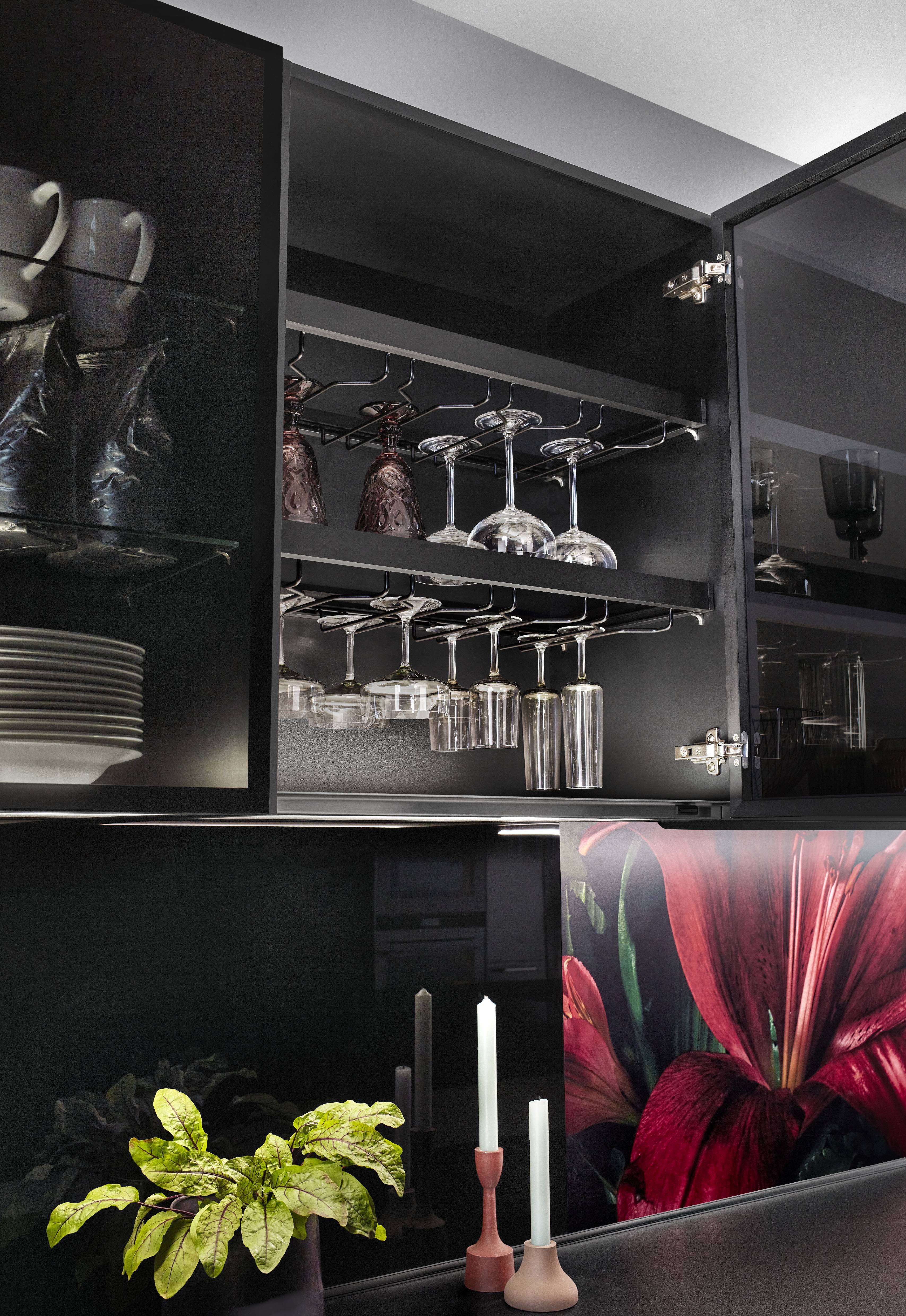 Nobilia Wandschrank Weinglashalter