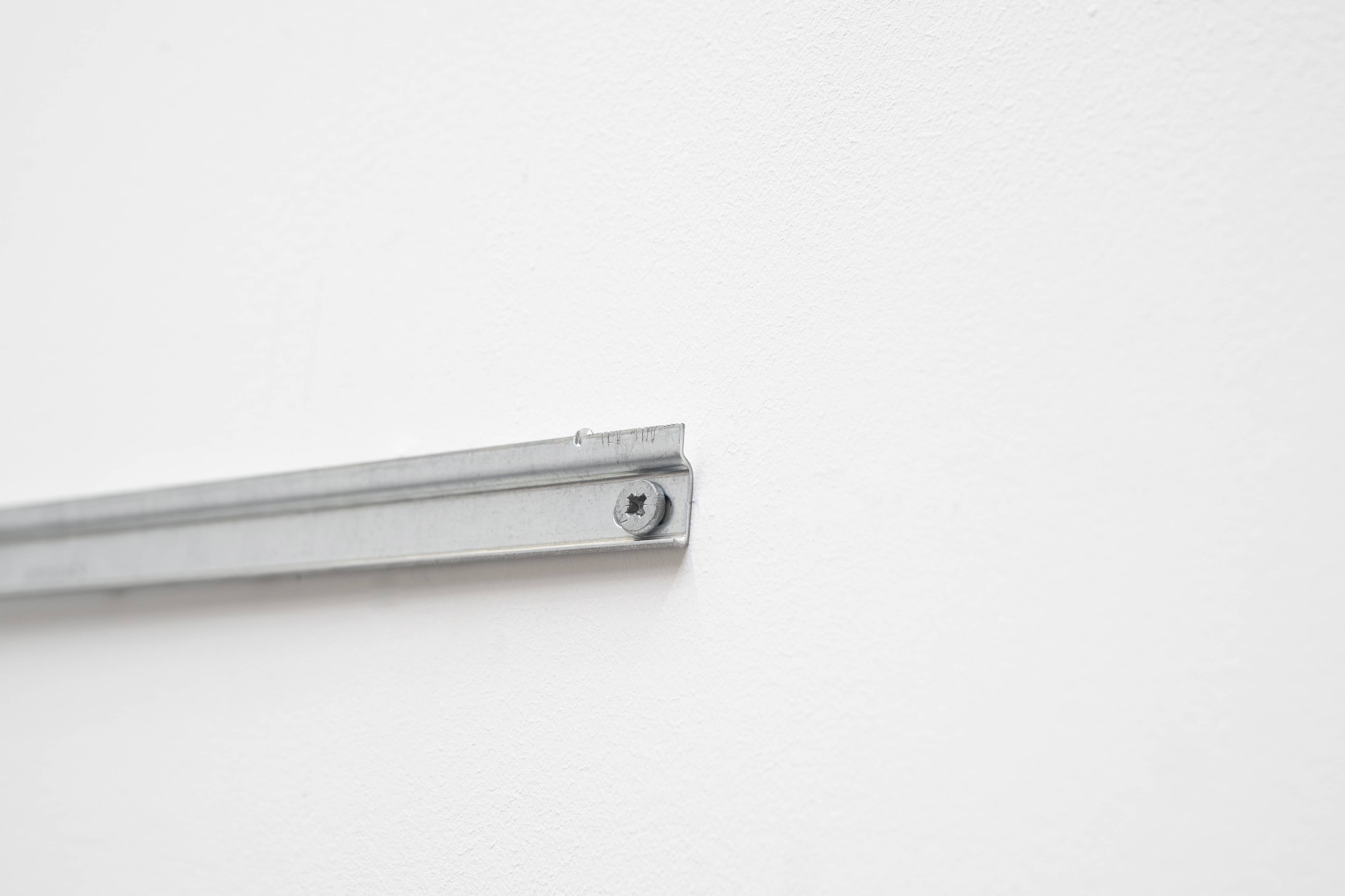 Wandschrankaufhängung Metallschienen